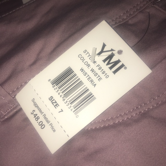 Fashion nova capri jeans 💕 - Picture 3 of 4